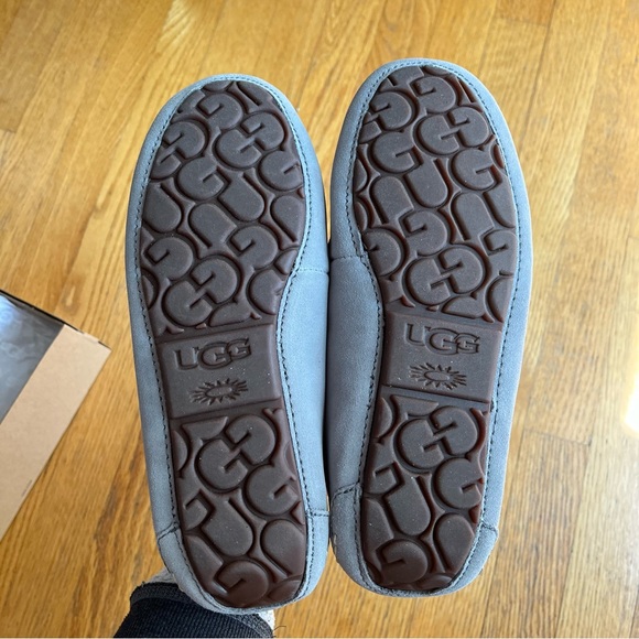 UGG Ansley suede light grey moccasin style loafers - Picture 4 of 8